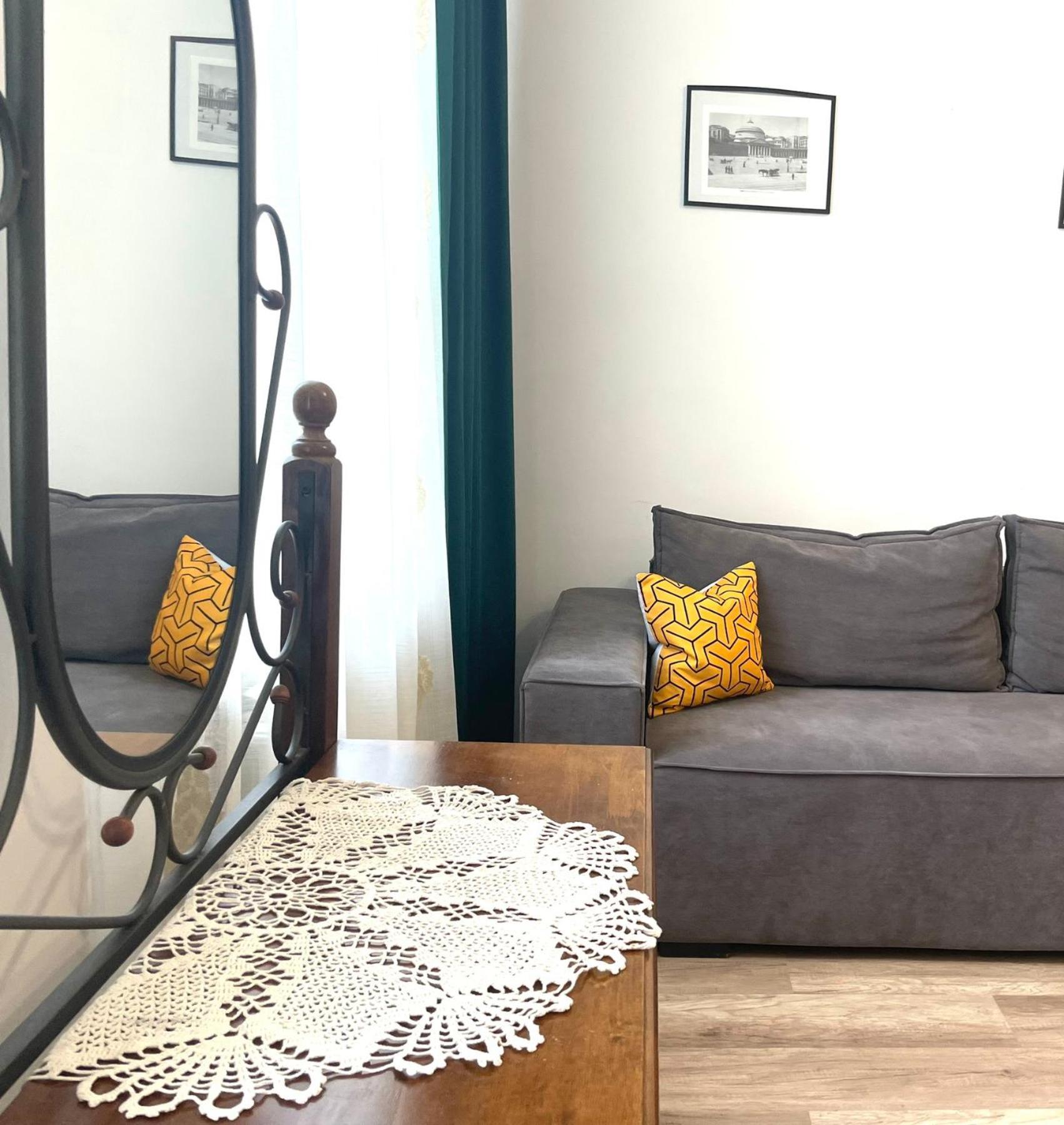 Apartment близько до театру та головної площі Lviv