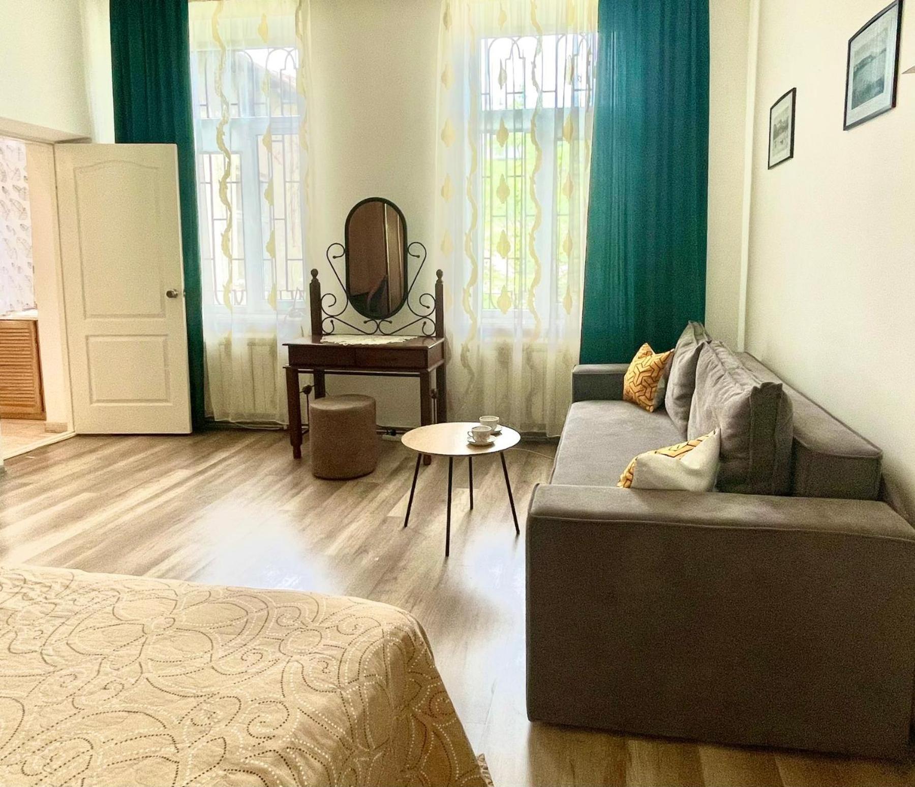 близько до театру та головної площі Apartment *